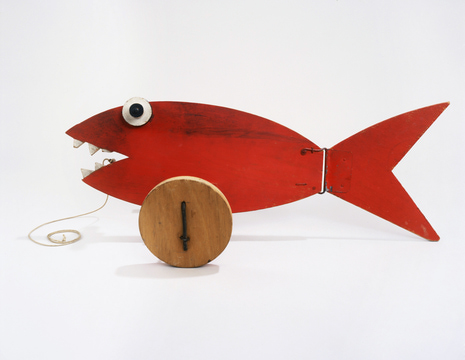 FISH PULL TOY, 1960 - 亚历山大·考尔德
