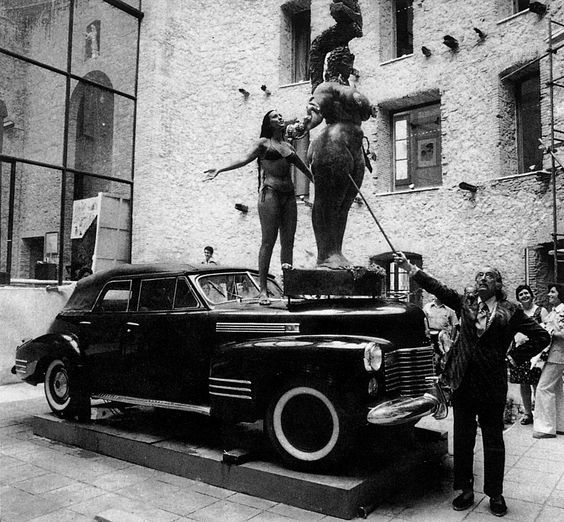 Rainy Taxi (Mannequin Rotting in a Taxi-Cab), 1938 - Salvador Dali