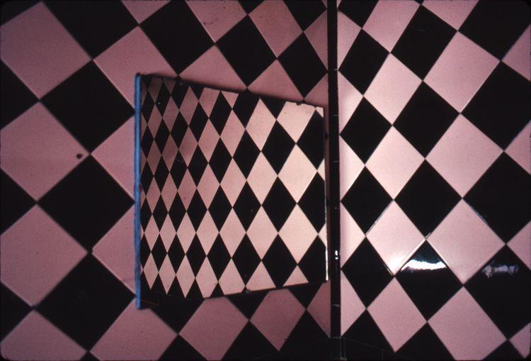 Espelho Diamante Rosa E Preto, 1985 - Miguel Rio Branco