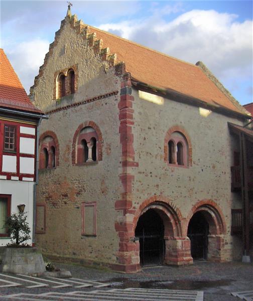 House in Seligenstadt, Germany, c.1150 - Romanesque Architecture