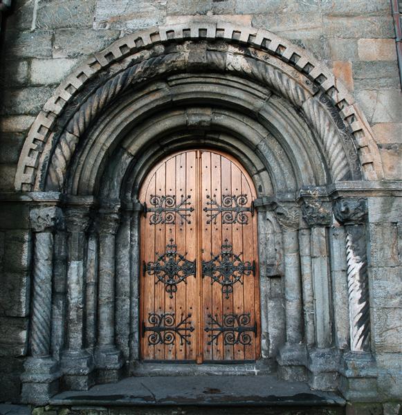 Portal of St Mary's Church, Bergen, Norway, 1180 - Architecture romane