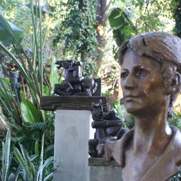Maureen Sculpture Garden - MAUREEN QUIN
