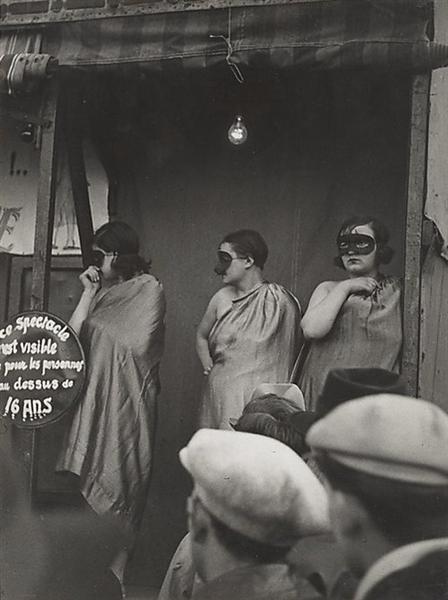 Paris street fair, 1931 - Brassai