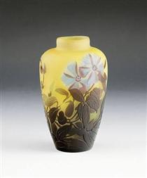 Vase mit Clematisblüten - Еміль Галле