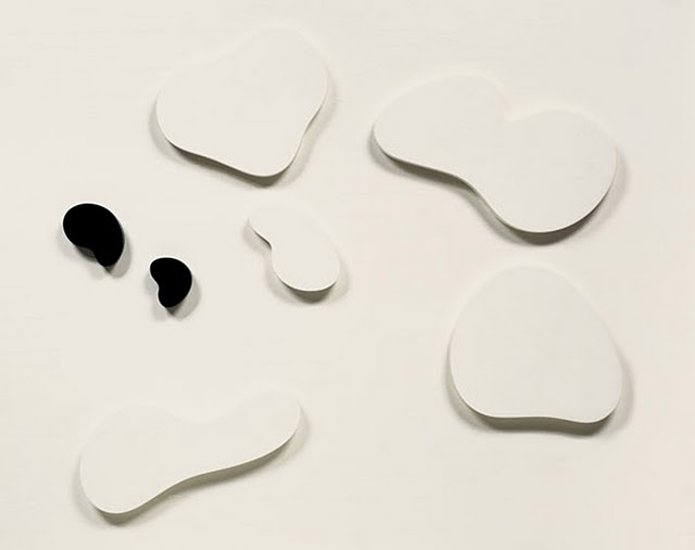 Constellation with 5 White Forms & 2 Black, 1932 - Jean Arp