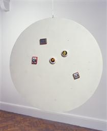 Untitled (Moveable Magnetic Photographic Points on Metallic Disc) - 李元佳