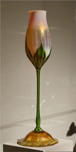 Flower shaped gobelet, 1900 - Louis Comfort Tiffany