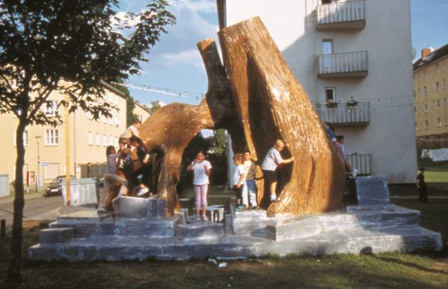 Bataille Monument, 2002 - Томас Хиршхорн